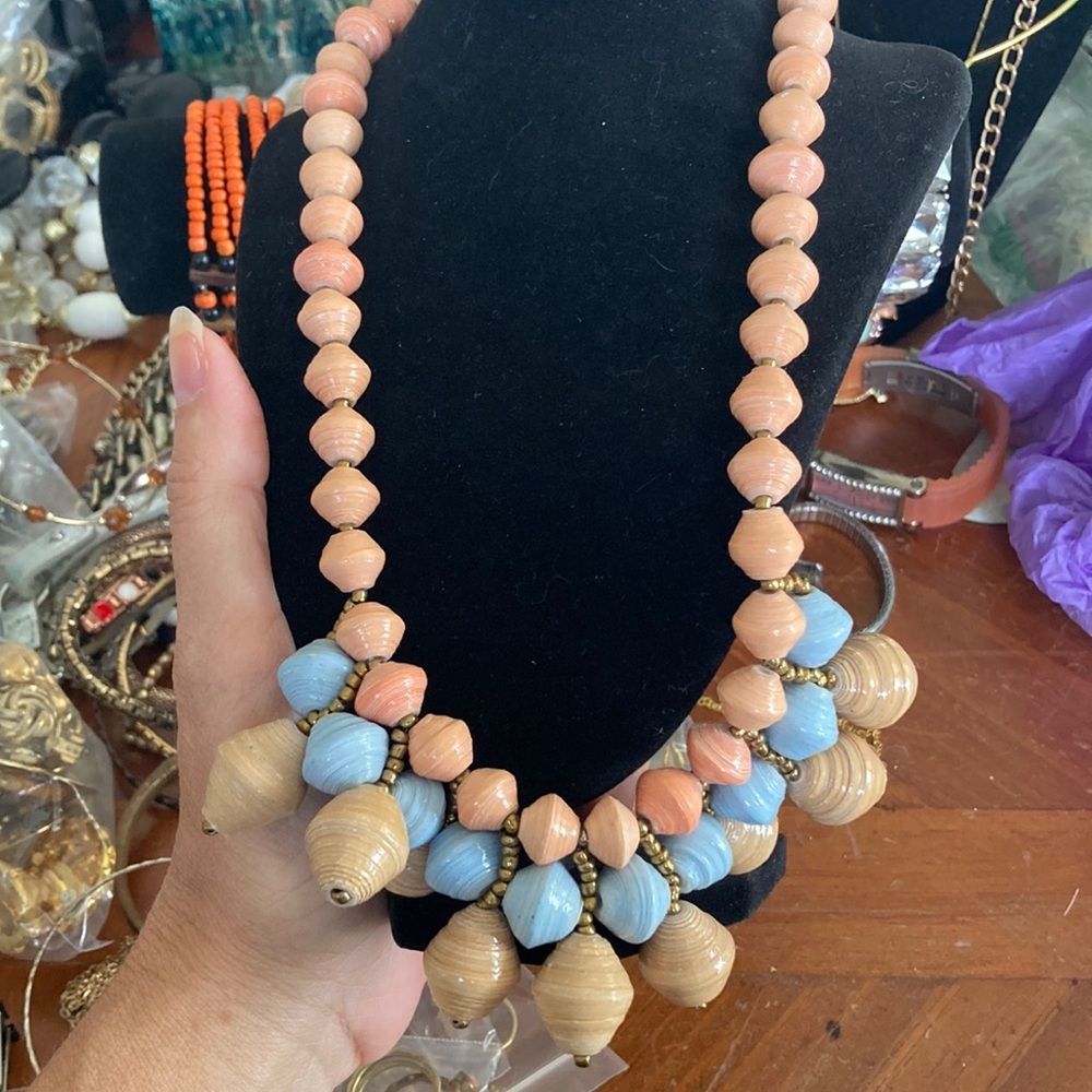 Elegant Cream and Blue Necklace with Drop Design